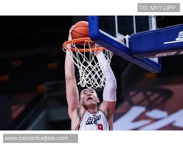 李慕豪的篮球之路：从青涩少年到职业球员的成长历程与心路历程